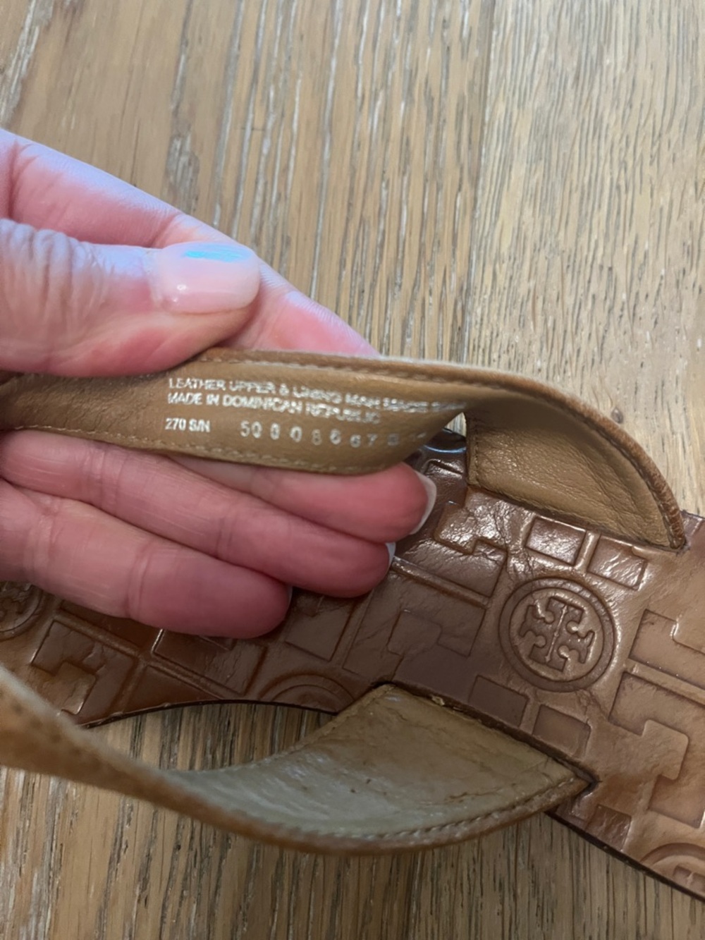 Tory Burch Tan/Bronze Leather Logo Flip Flops with Gold-Tone Medallions - Picture 4 of 5